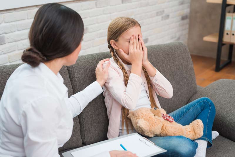 psicoterapeuta realiza ciertas acciones que ayuda a tomar conciencia 